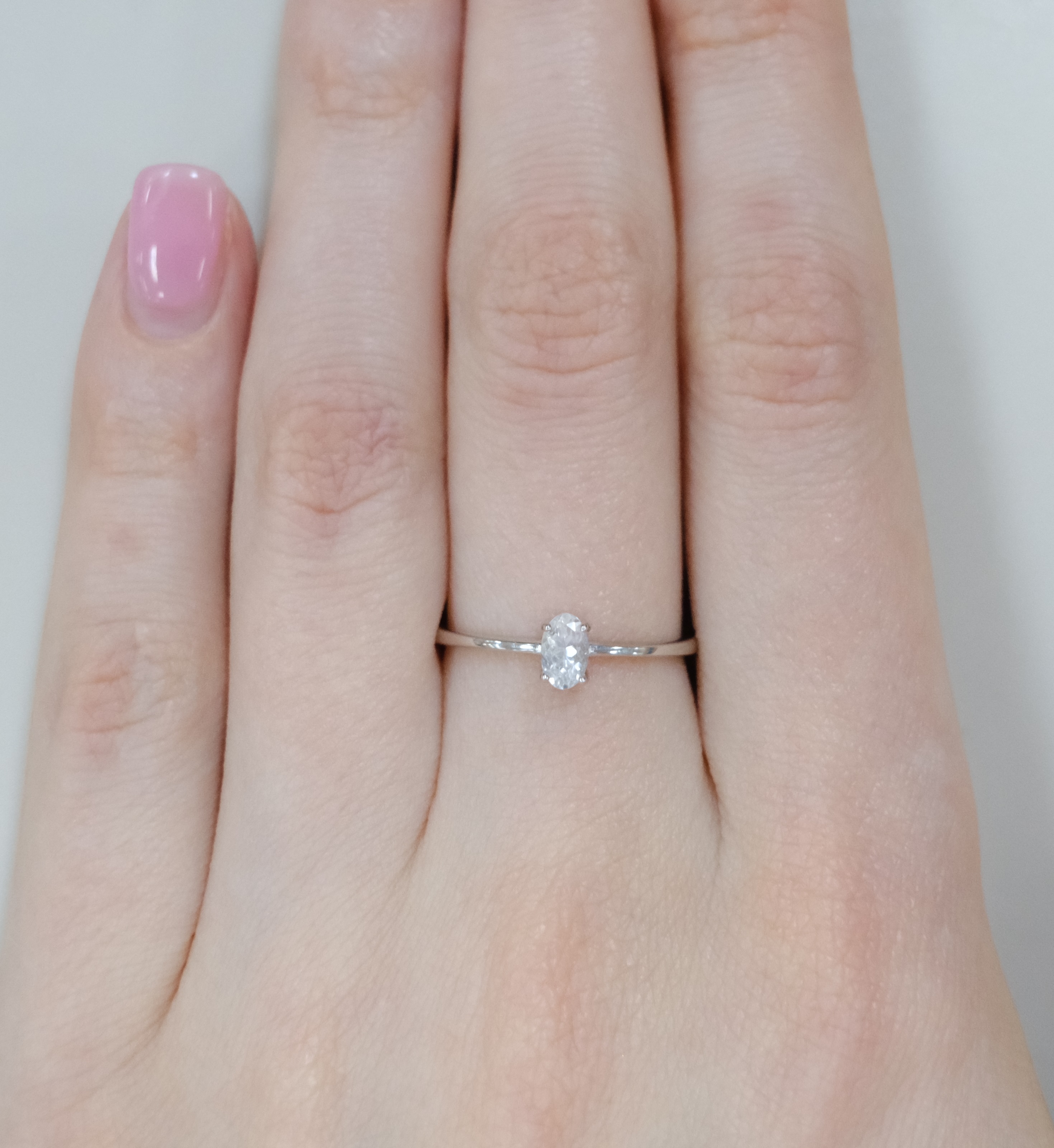 Серебряное кольцо с лунным камнем